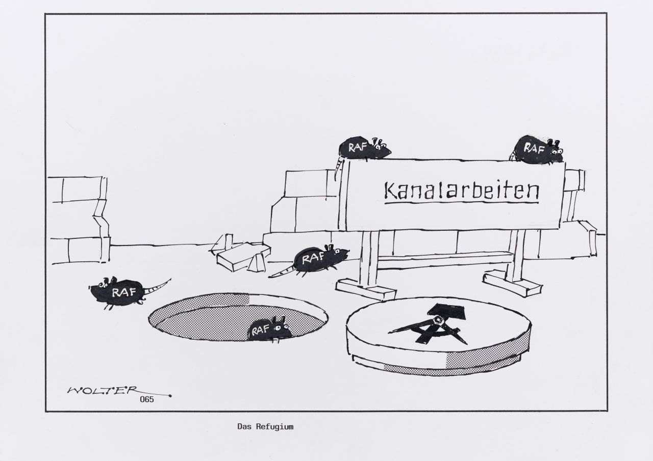 Schwarz-weiße Zeichnung: vor einer durchbrochenen Mauer und einem offenen Kanalschacht steht ein Schild: Kanalarbeiten. Daneben liegt ein Kanaldeckel mit DDR-Staatssymbol. Fünf RAF-Ratten klettern aus dem Schacht, laufen davon oder sitzen auf dem Schild.