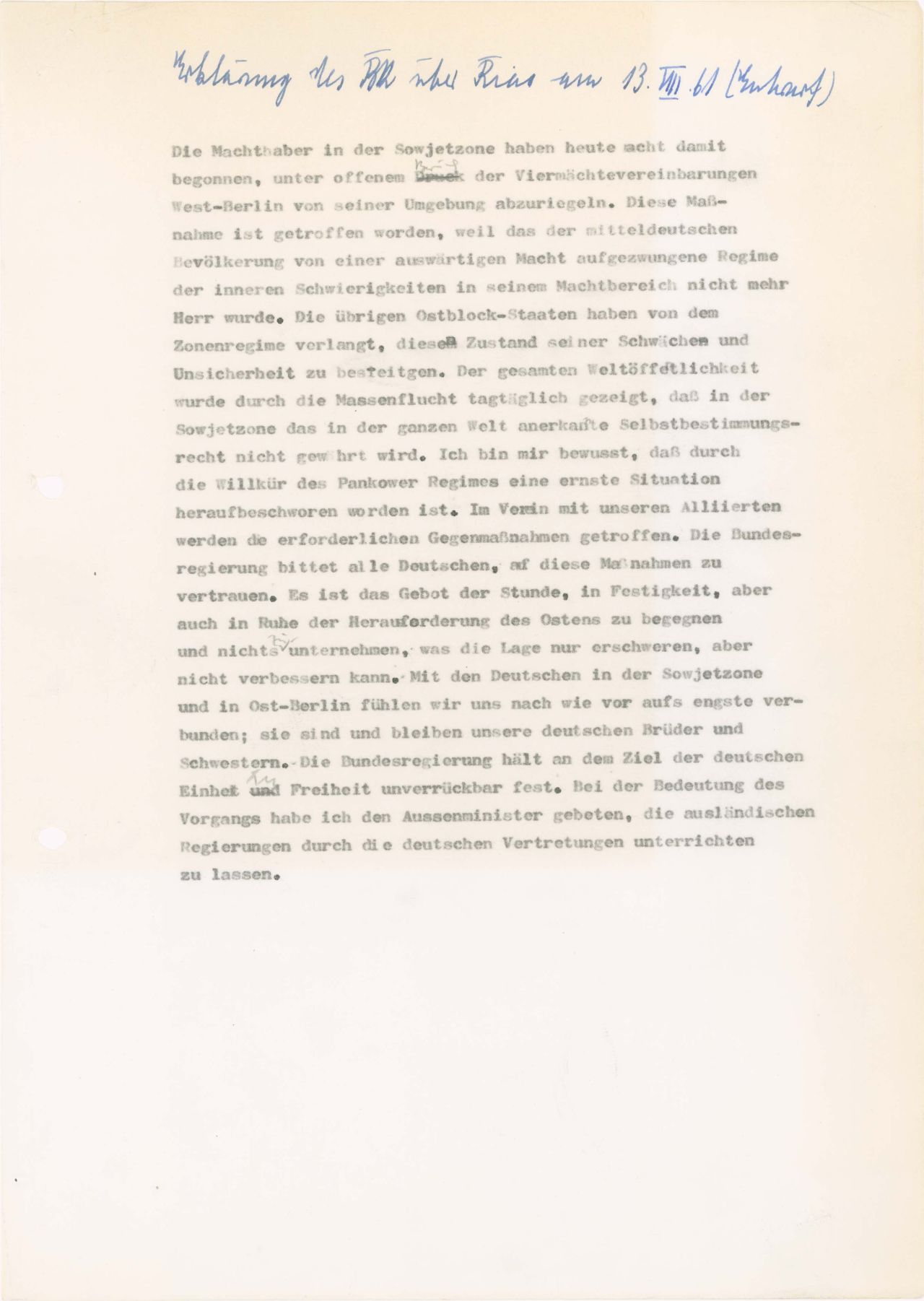 Entwurf für eine Erklärung Konrad Adenauers zum Bau der Berliner Mauer am 13. August 1961.