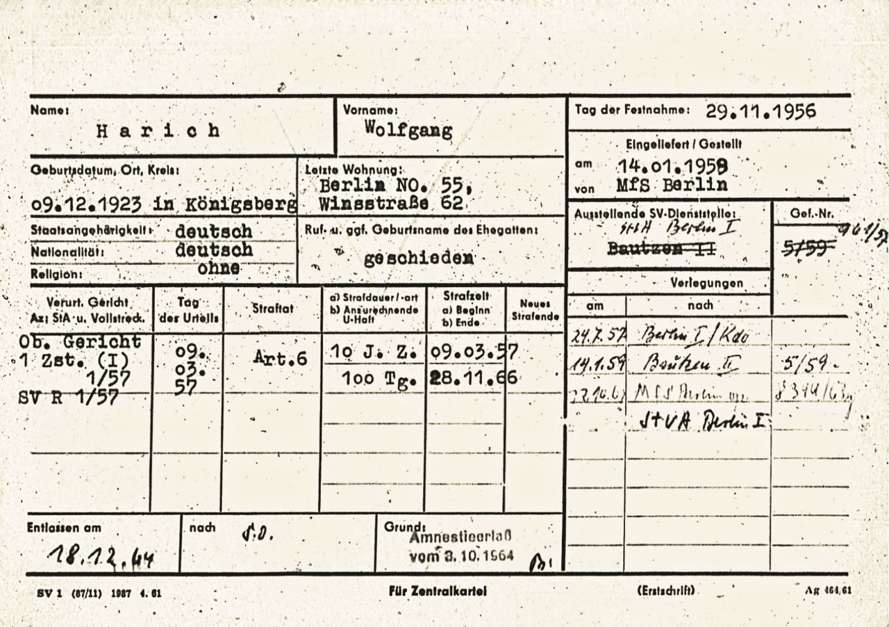 Karteikarte Wolfgang Harichs aus der Haftanstalt Bautzen