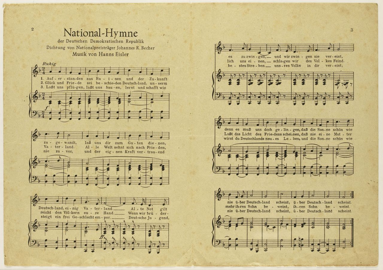 Vorderseite: Text der Nationalhymne; Innenseiten: Nationalhymne mit Noten; Rückseite: Verweis auf weitere Ausgaben.